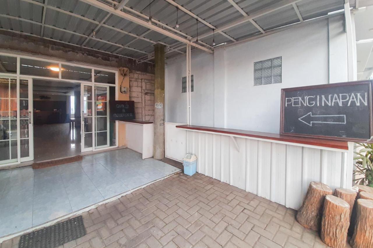 Delvia Bromo Homestay Mitra Reddoorz Pasuruan Eksteriør bilde