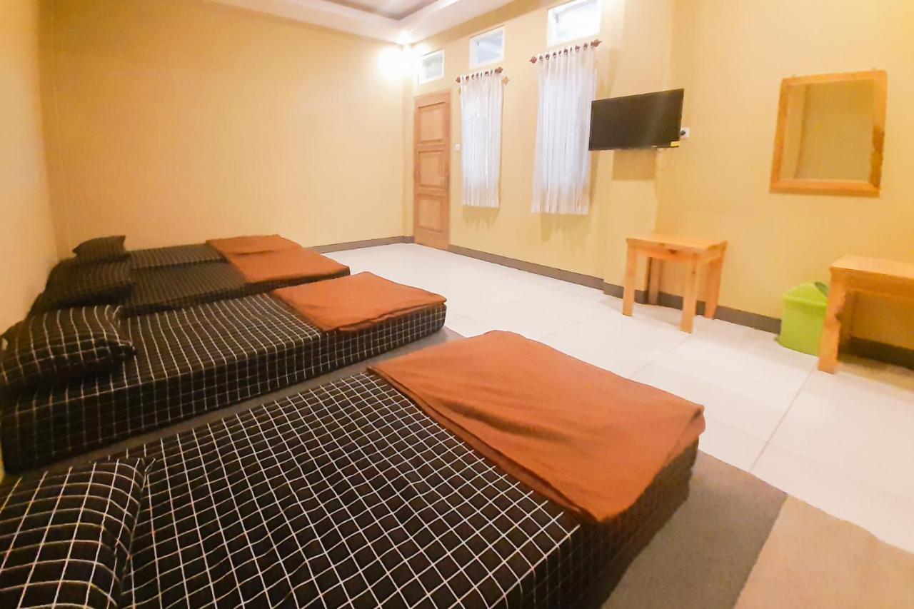 Delvia Bromo Homestay Mitra Reddoorz Pasuruan Eksteriør bilde